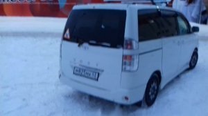 Тойота Вокси 2002