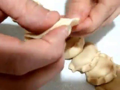 Лепка красивых пельменей.Способ 3.flv смотреть онлайн