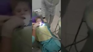 Супер зубной врач. Флюс у ребенка! Удалила зуб волшебно