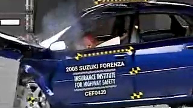 Suzuki Forenza IIHS Frontal Offset Crash Test смотреть онлайн