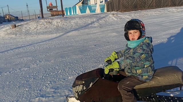 Олег первый раз на снегоходе 2 смотреть онлайн