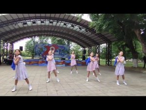 Кира Ковальчук выступление танец Синий платочек на 9 мая