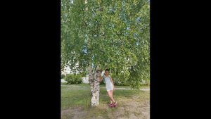 "От чего так в России берёзы шумят..."