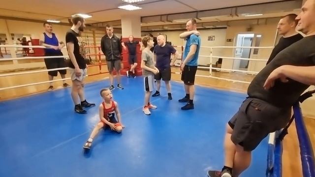 Боксёрский экзамен на память! смотреть онлайн