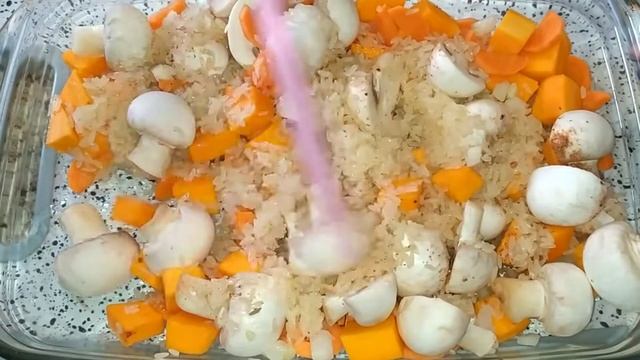 Постный ужин. Рис с овощами и грибами в духовке. смотреть онлайн