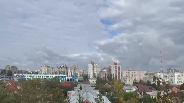 В Белгороде обломки ракеты ВСУ попали в жилой дом — видео