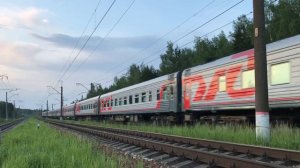 ЭП2К-192 с пассажирским поездом Архангельск - Санкт Петербург и приветливая бригада)