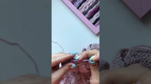 Плечевые швы по закрытым петлям крючком. Вязание.