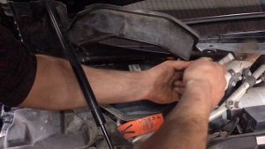 Tesla 12v battery replacement (rwd Model S). Замена 12В батареи на Тесла (для заднеприводных)