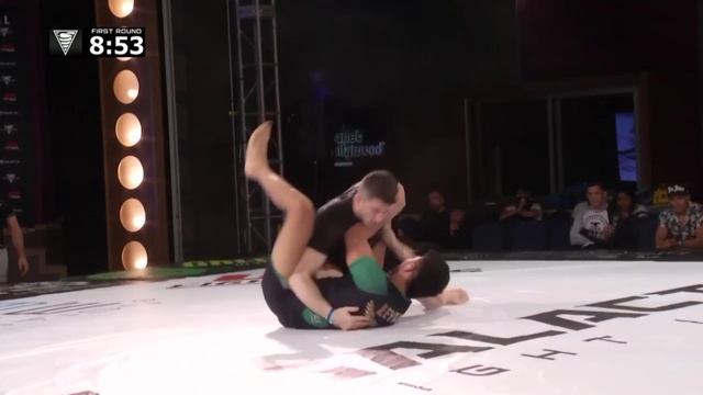 8F John Combs vs Ivan Leyva - EBI 19.mp4