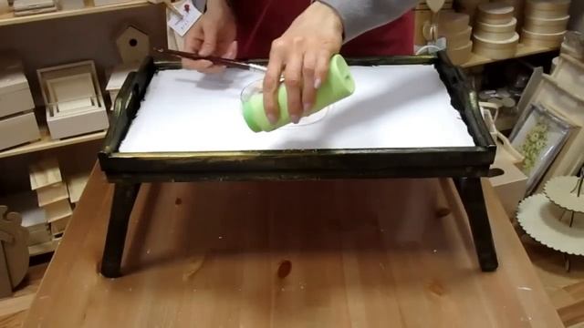 Decoupage tutorial - DIY. How to make old wood texture. How to decorate breakfast bed table. смотреть онлайн