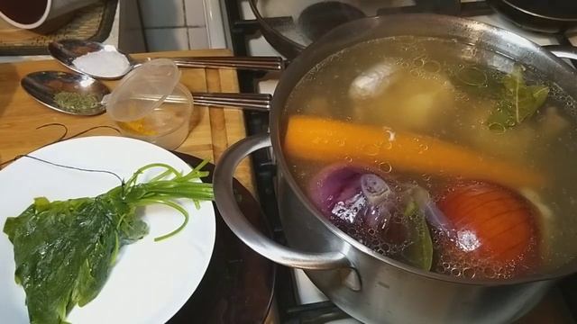 Приготовление оздоровительного куриного бульона!!! смотреть онлайн
