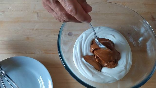 Домашний сметанный крем. Сметанный крем рецепт.