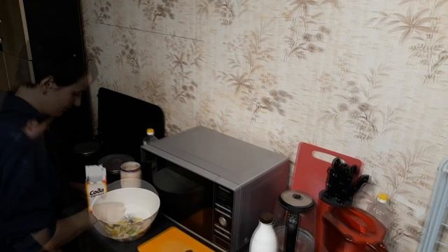 Так кто же делает всю работу? Посылка из Германии от одноклассника и подписчика для развития канала смотреть онлайн