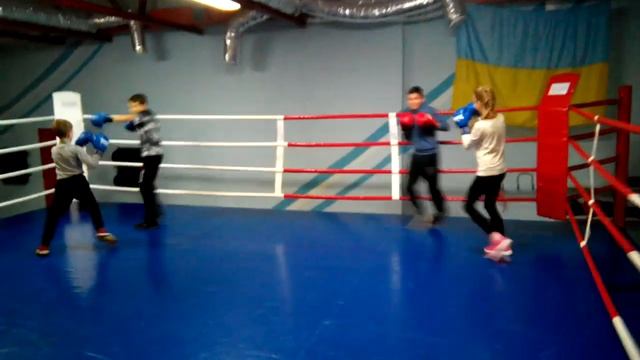 Малыши против старших боксики  15.01.19
