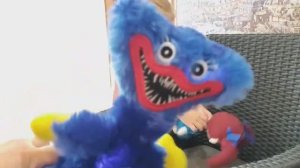 Танцующий Хагги вагги. Кто из монстров лучше танцует.mp4