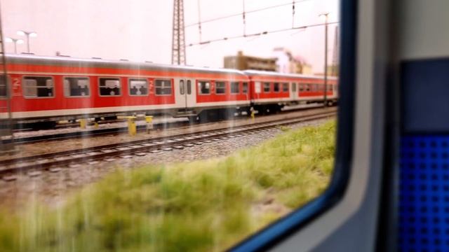 Passagier in einer Modelleisenbahn смотреть онлайн
