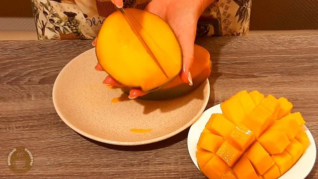 Как правильно почистить и красиво нарезать манго двумя способами