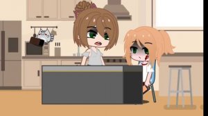 {гача лайф страшилка "ЭТО НЕ МОЯ МАМА"}