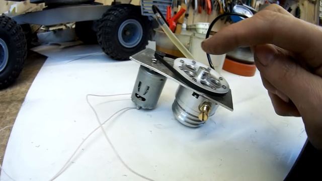 Экскаватор ЭО-4321 Серия 31- Испытания нашего насоса от приводов систем радиоуправления смотреть онлайн