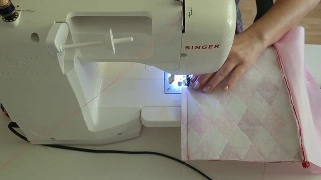 Шьём модную косметичку своими руками/ Самый простой пошив косметички/ смотреть онлайн