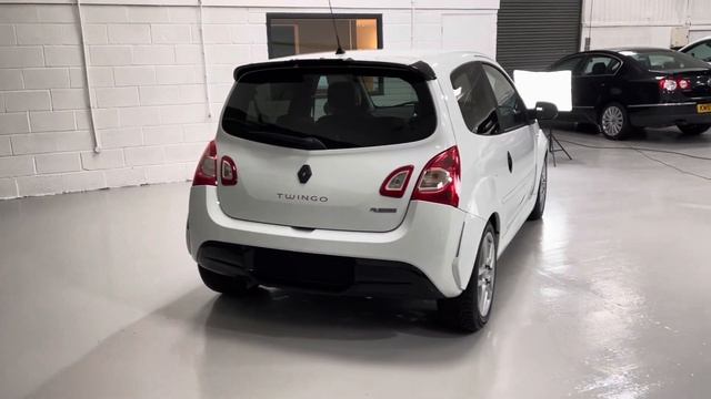 2012 Facelift Renault RenaultSport RS Twingo 133 Sport White Walk Around Overview Review