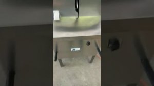 Видео работы петлеузловязальной машины Schad E85 01 | ЕстьБУ