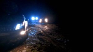 Тойота ланд крузер прадо 120 и 150 и 3 Джип гранд чероки По бездорожью В Риге