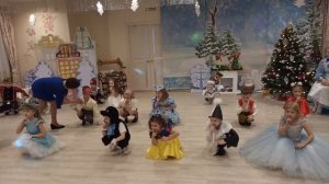 "Новогодние чудеса" - новогодний утренник в детском саду