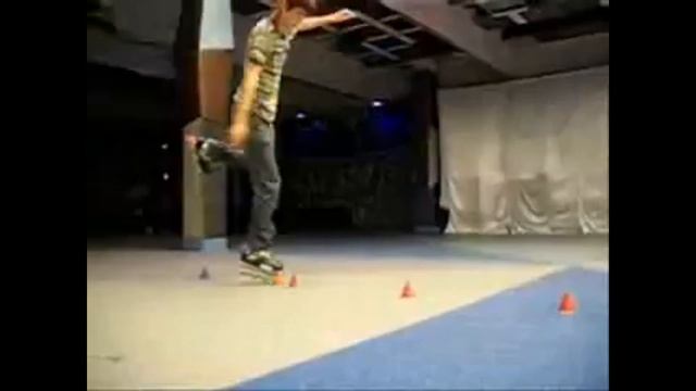 Катание на одном колесе на ролах ! смотреть онлайн