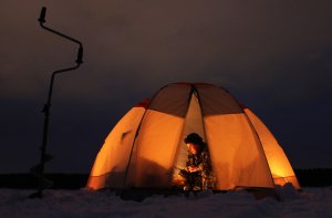 Первый лед 2022-23. Рыбалка на леща. Рыбалка в палатке. Рыбалка ночью 2023