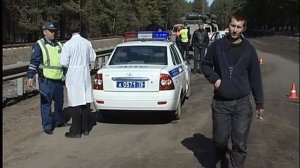 На автодороге Ярославль -- Диево-Городище машина врезалась в отбойник