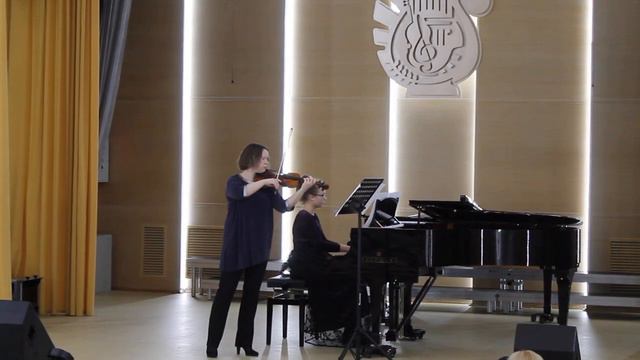 Логинова Диана, Новиченко Надежда Ф Шуберт Пчелка, В Гаврилин Осень смотреть онлайн