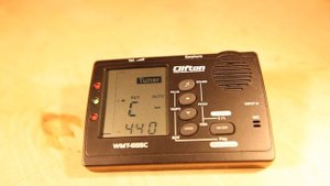 Гармонь, баян, аккордеон. Настройка с тюнером. Какая у нас "Ля"?