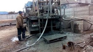 Бурение по граниту с помощью пневмоударника П-110