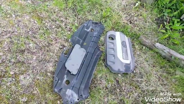 Geely Atlas, замена воздушного фильтра двигателя смотреть онлайн