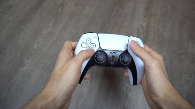 DUALSENSE PS5 ОБЗОР НА РУССКОМ! Сравнение с Dualshock 4 V2, кто круче?
