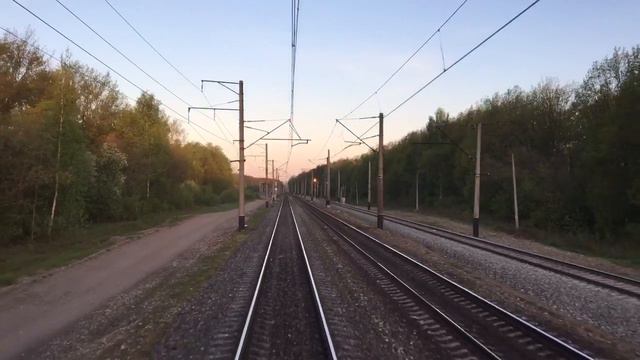 Вид из последнего вагона "Фирменного поезда 015/016Е Москва-Екатеринбург". Часть 2/5. смотреть онлайн