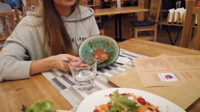 Один из моих дней и покупка сортовых фиалок!!! смотреть онлайн