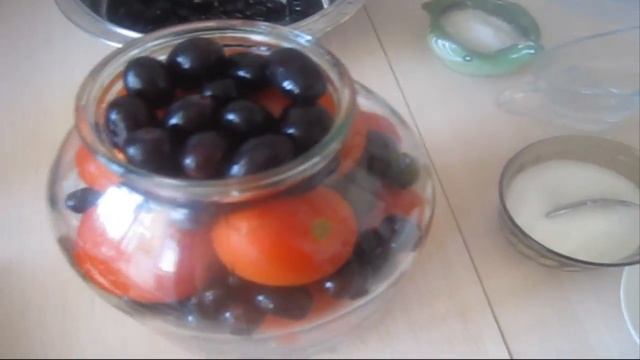 Закатываем помидоры с виноградом смотреть онлайн