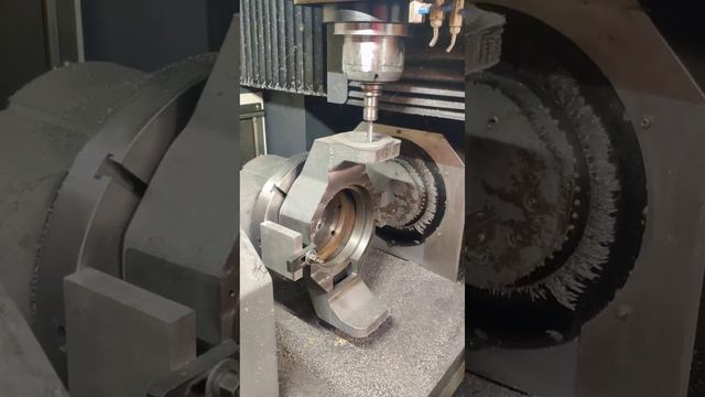 5axis CNC machine? Simplify production#CNC #machine #CNCmachine #machinetool #automation #precision