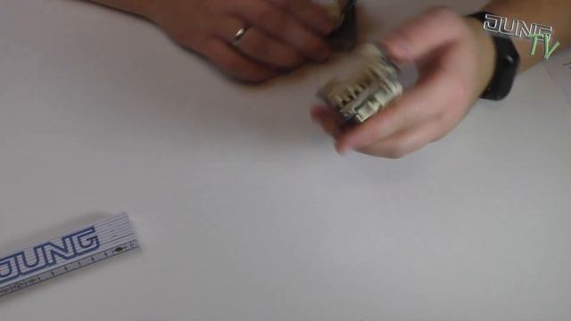 Применение проходного 2клавишного выключателя 509/539