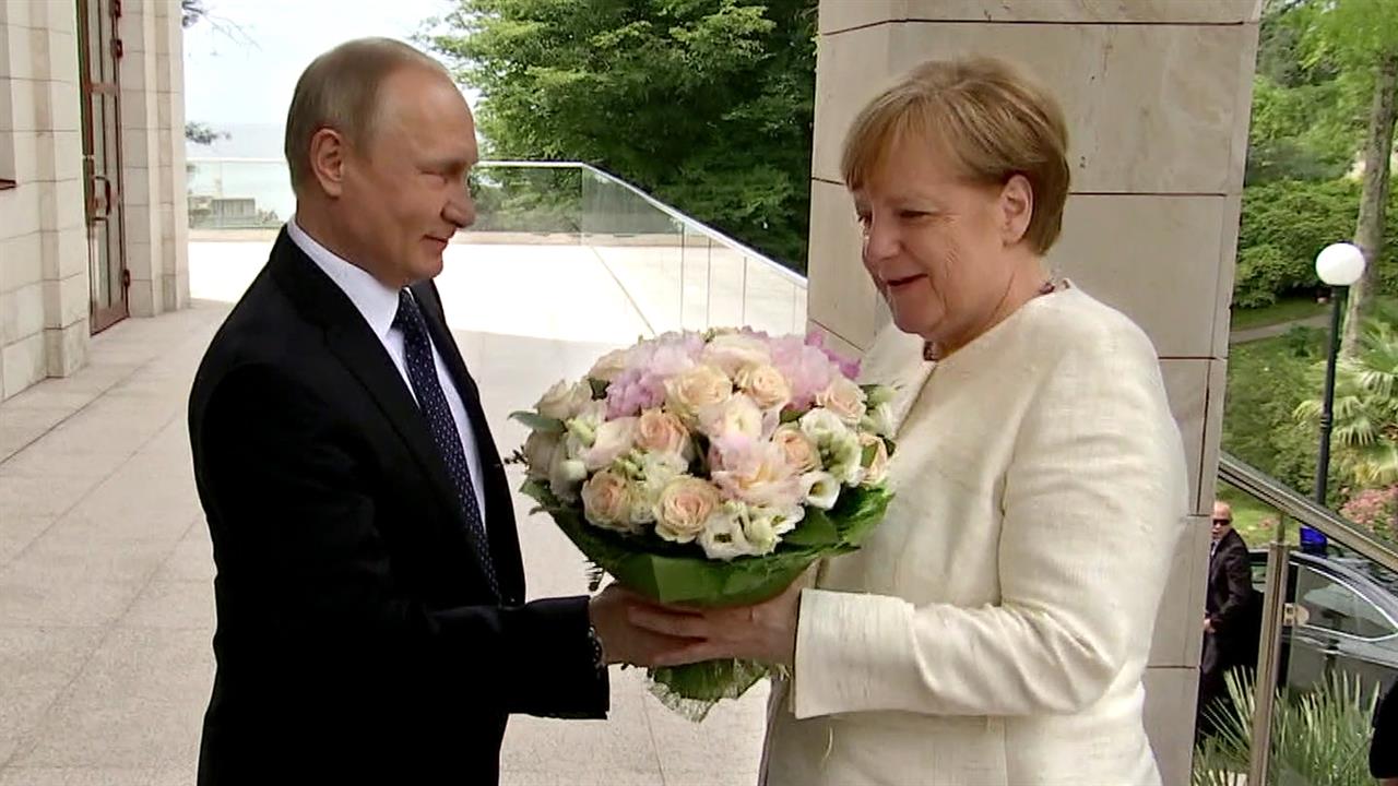 Владимир Путин обсудит с Ангелой Меркель двустороннее сотрудничество и международные вопросы