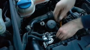AUDI A4 B6 1.9TDI ЗАМЕНА ТОПЛИВНОГО ФИЛЬТРА