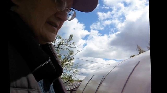 May 28, 2017. Цветет купальница/. Всходит морковь/ Холодно! смотреть онлайн