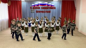 Поздравление к 23 февраля от детей средней группы (стихи, песня, фото)