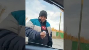 Мент остановил пацана