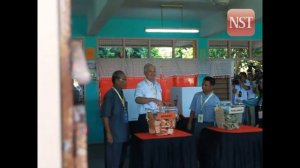 PM and wife cast their votes at SMS Sultan Ahmad Shah in Pekan