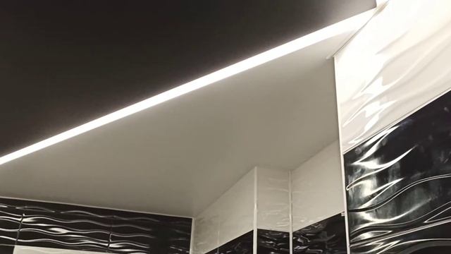 Натяжной потолок с парящими линиями в ванной комнате (6 м.кв.) смотреть онлайн