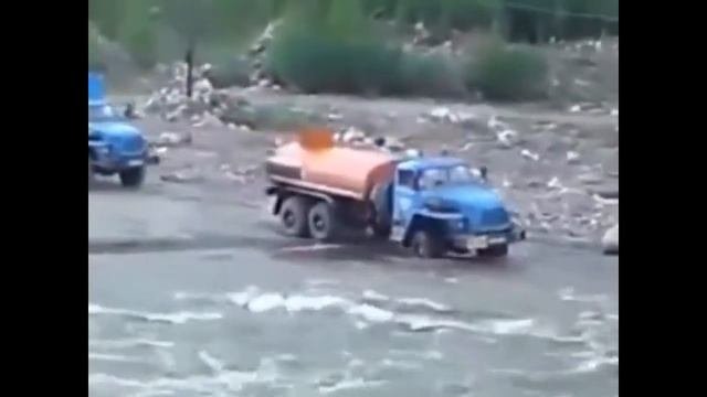 Суровое бездорожье Машины По Бездорожью По Воде